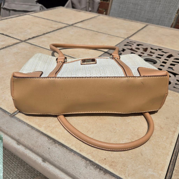 Liz Claiborne Beige & Tan Tote Bag - Picture 13 of 13